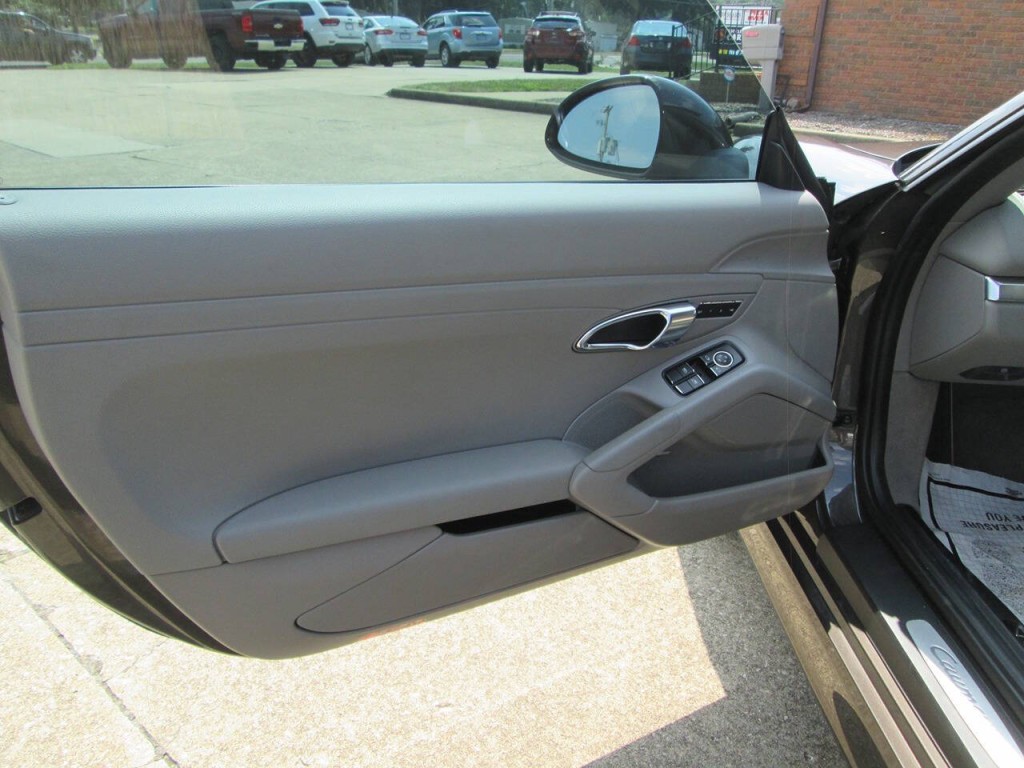 2015 Porsche Cayman Image 12