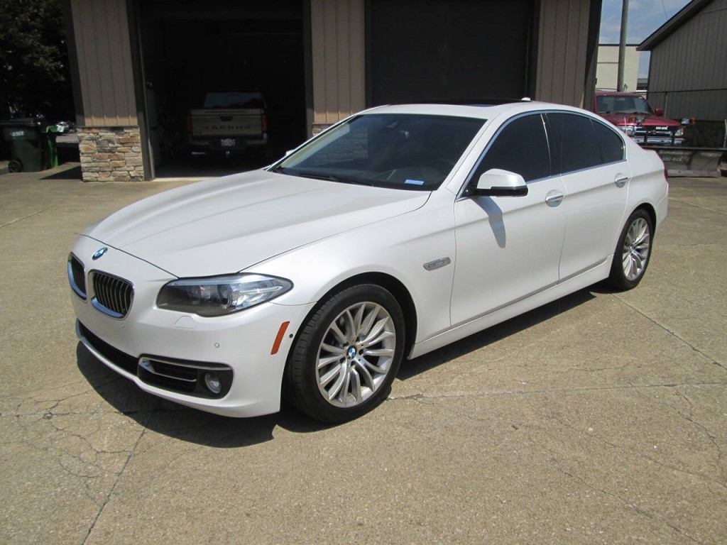2016 BMW 5 Series Image 2