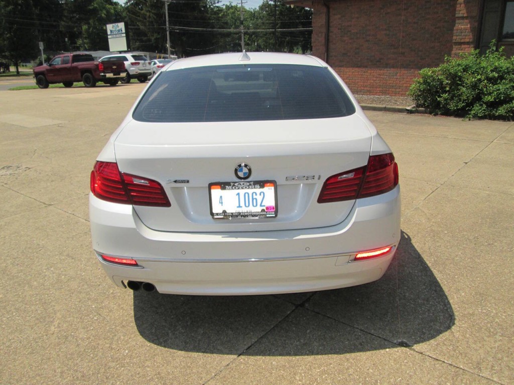 2016 BMW 5 Series Image 6
