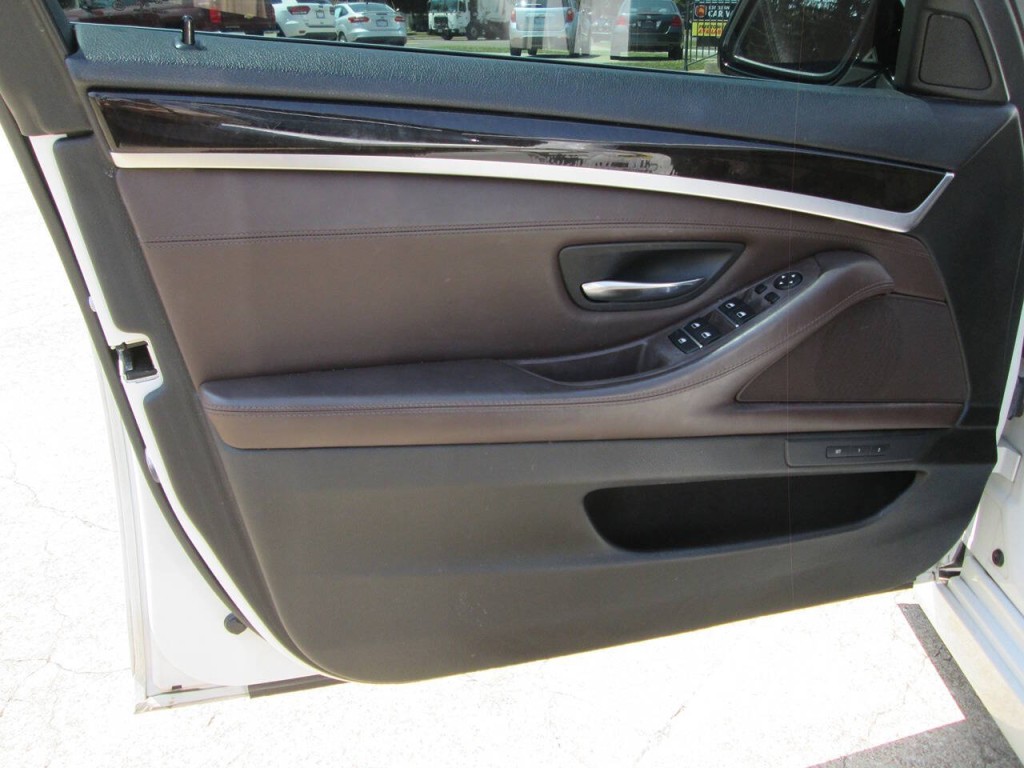 2016 BMW 5 Series Image 14