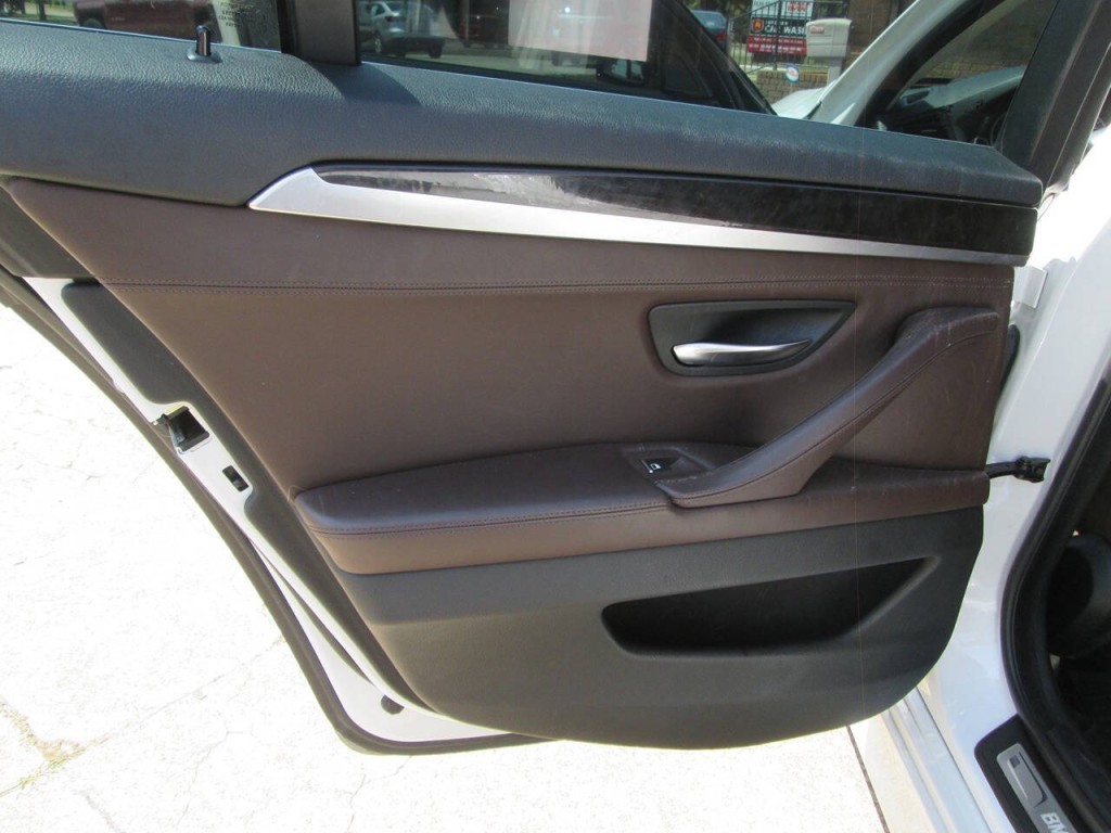 2016 BMW 5 Series Image 15