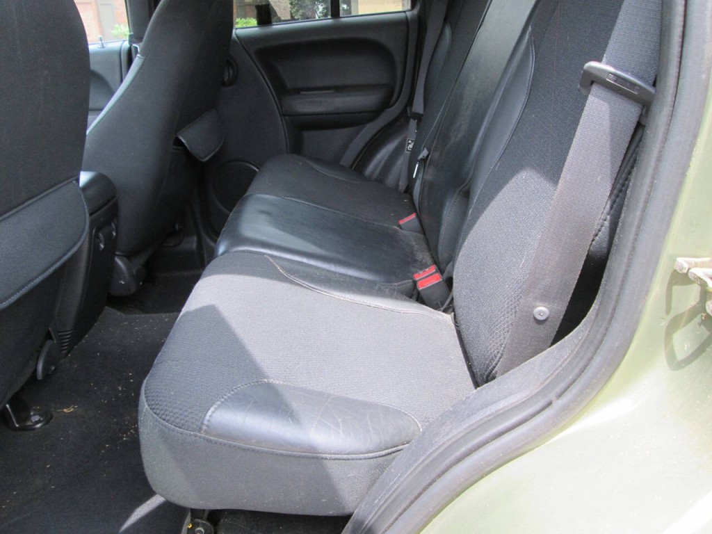2002 Jeep Liberty Image 11