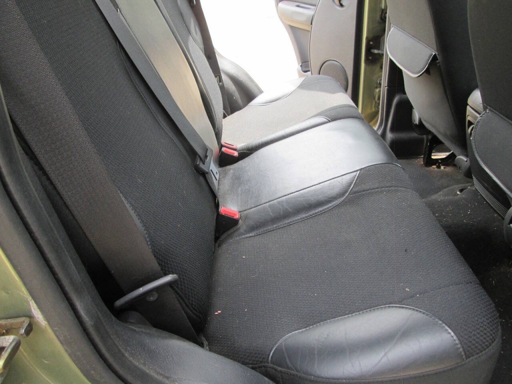 2002 Jeep Liberty Image 12