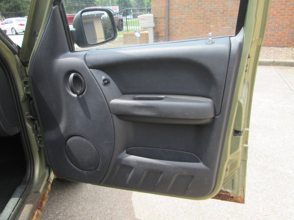 2002 Jeep Liberty Image 17
