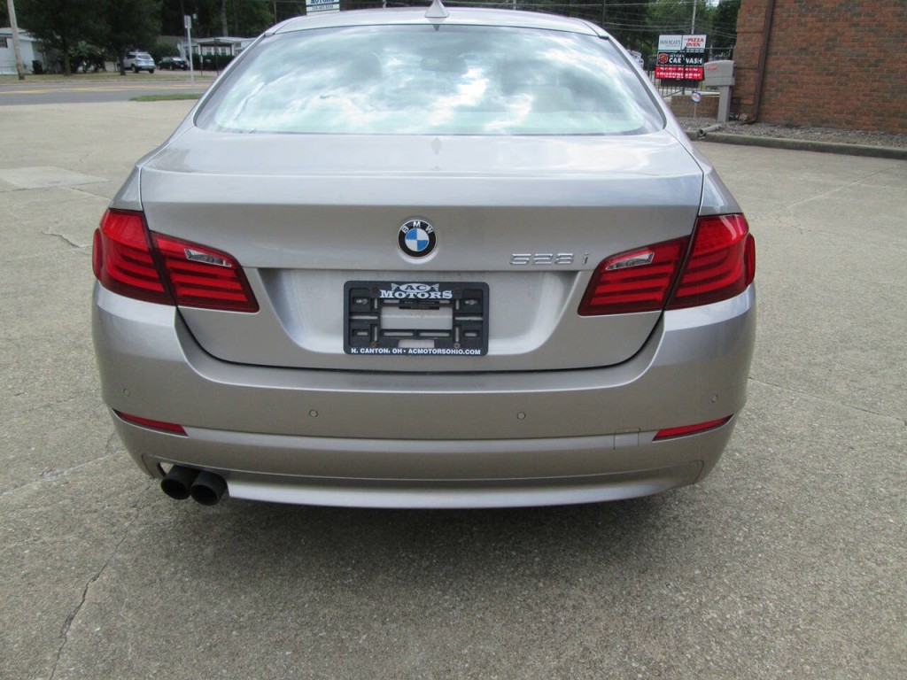 2012 BMW 5 Series Image 6