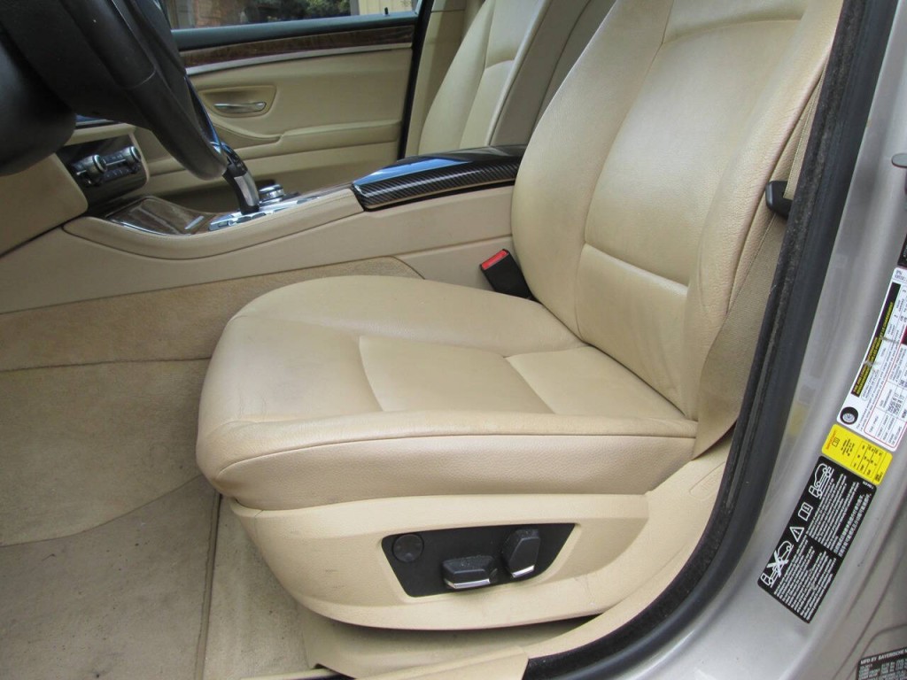 2012 BMW 5 Series Image 10