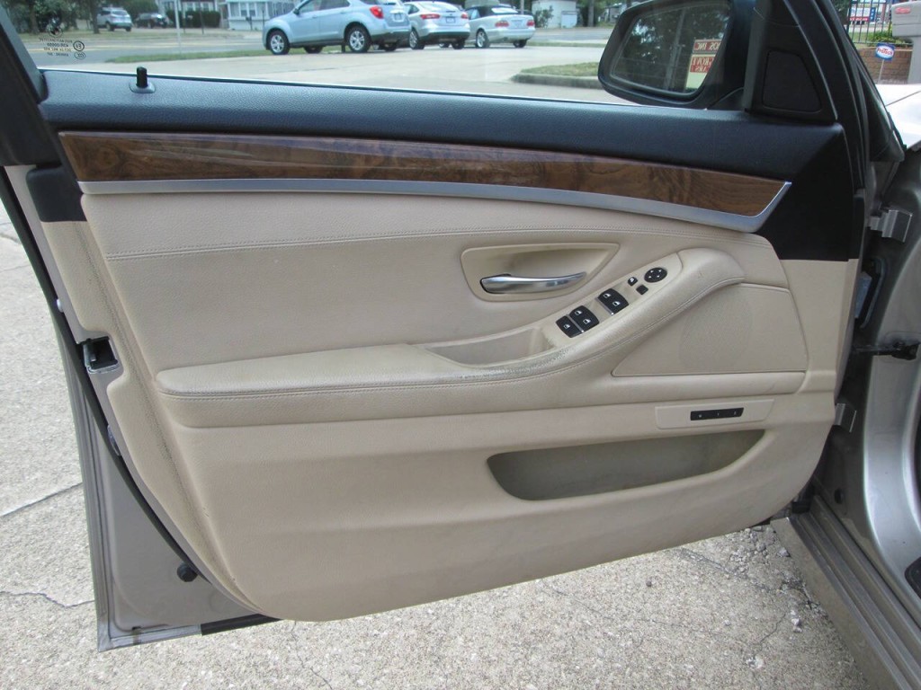 2012 BMW 5 Series Image 14