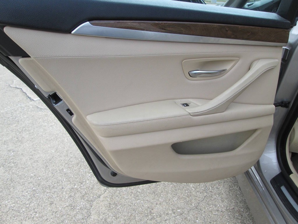2012 BMW 5 Series Image 15