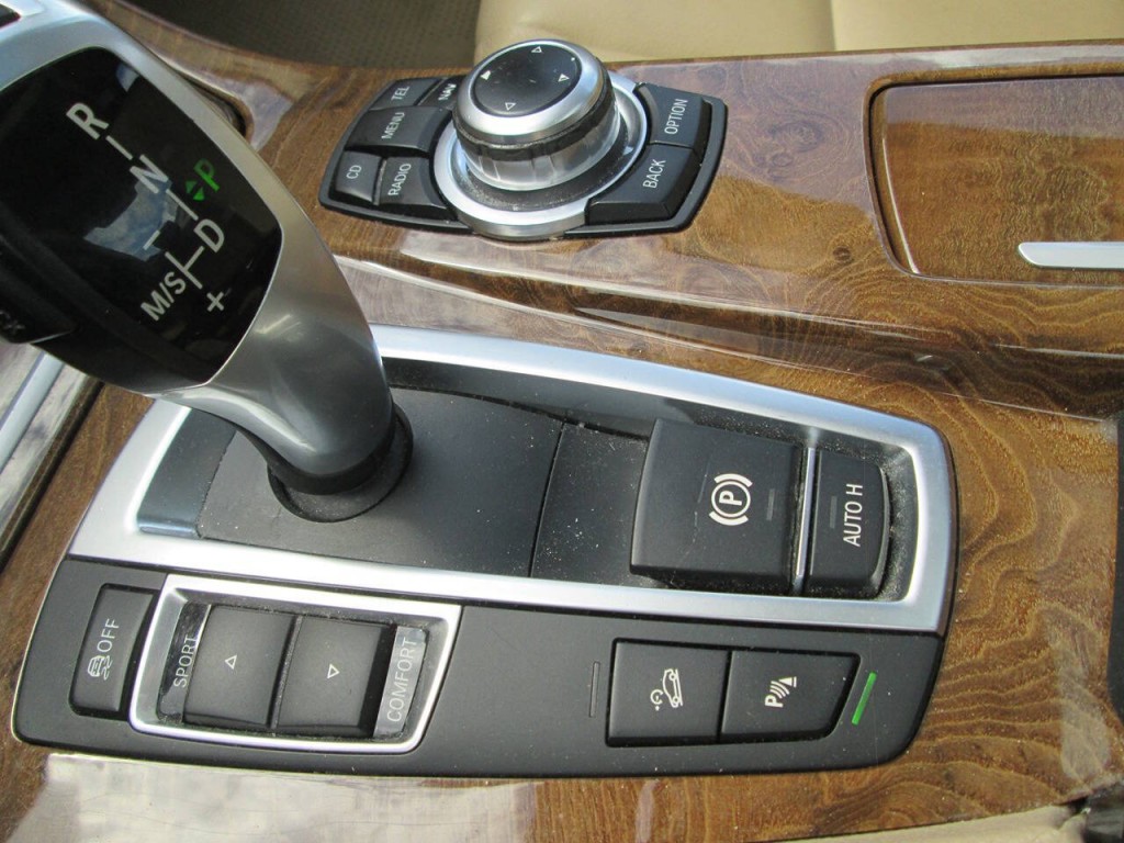 2012 BMW 5 Series Image 24