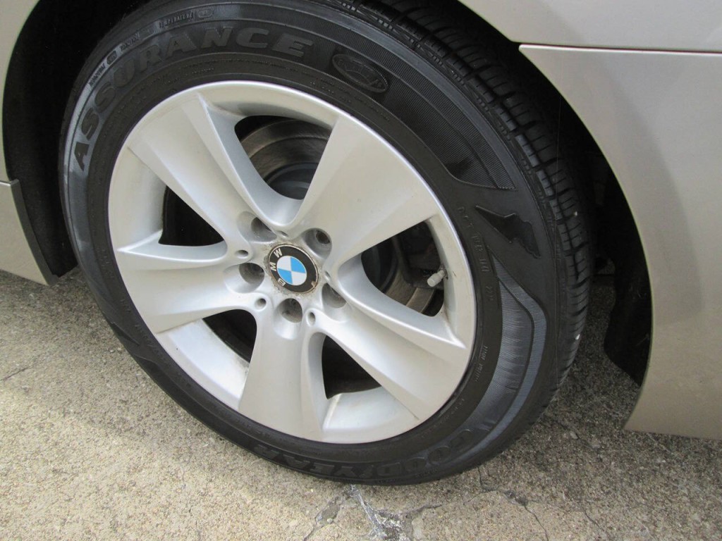 2012 BMW 5 Series Image 27