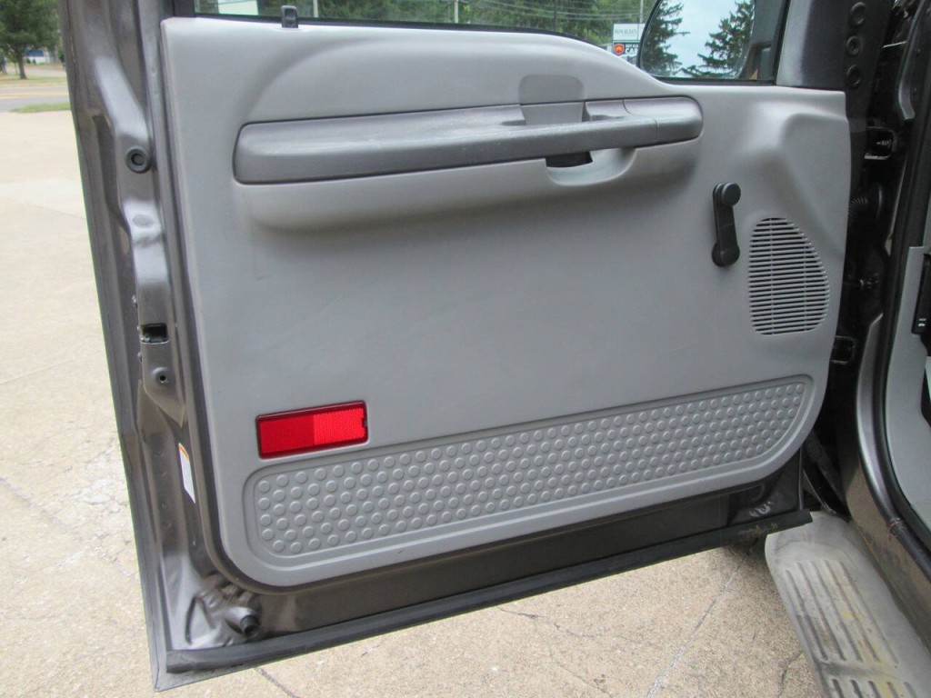 2003 Ford F-250 Image 11