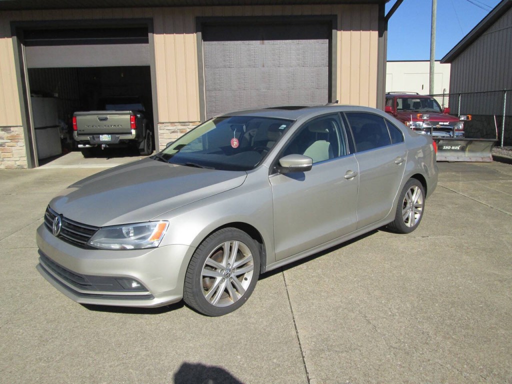 2015 Volkswagen Jetta Image 2