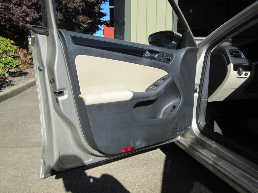 2015 Volkswagen Jetta Image 14