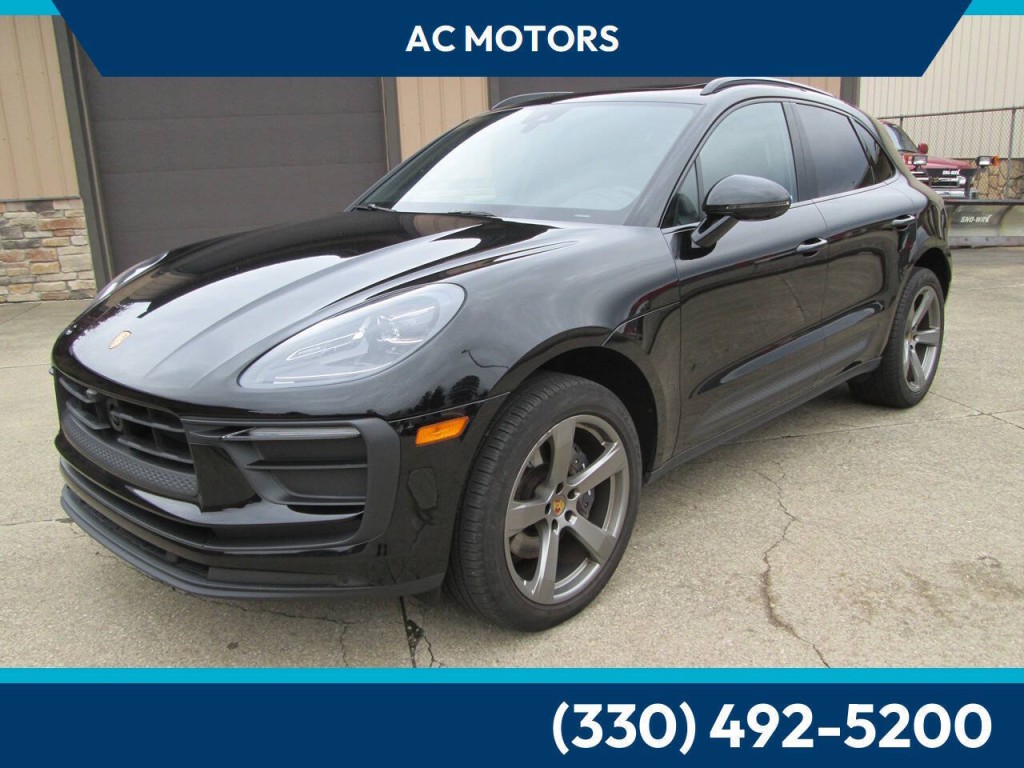 2023 Porsche Macan Image 1