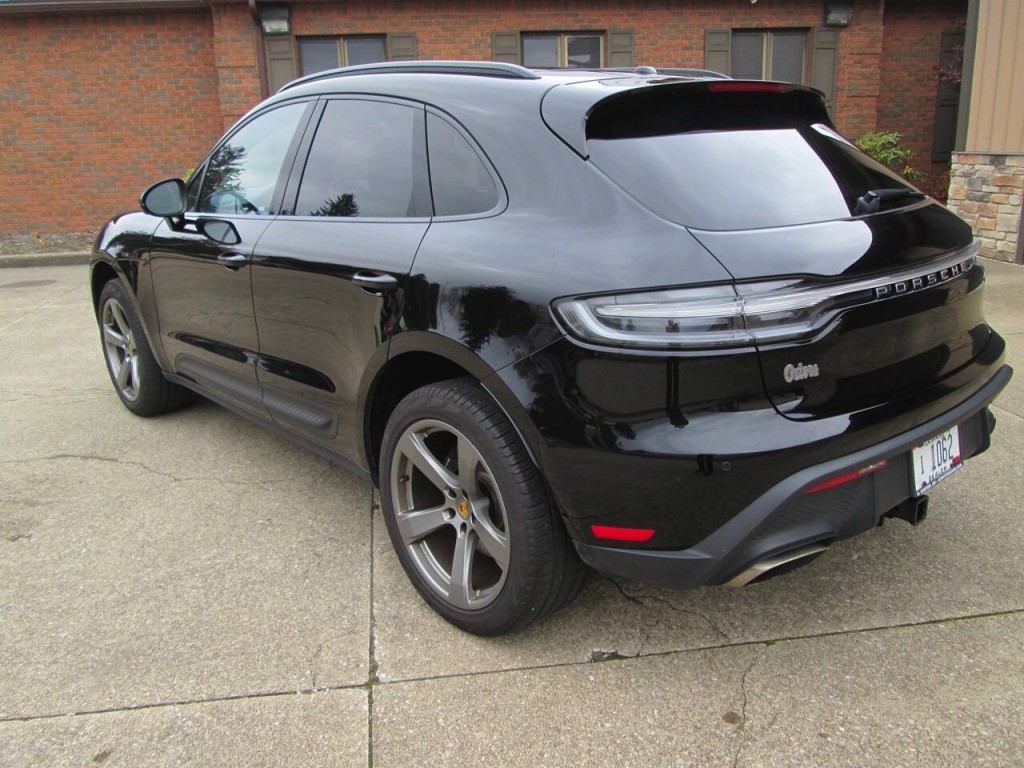 2023 Porsche Macan Image 5