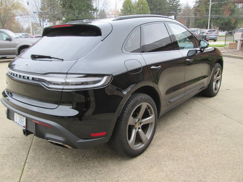 2023 Porsche Macan Image 7
