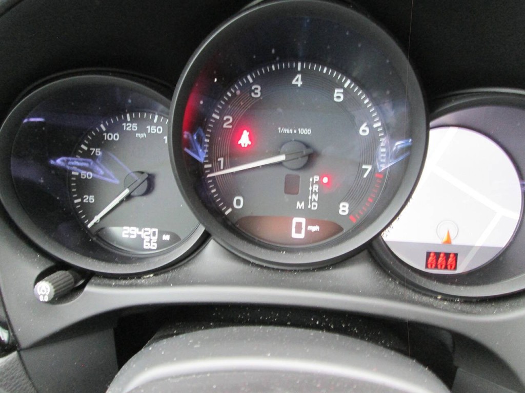 2023 Porsche Macan Image 18