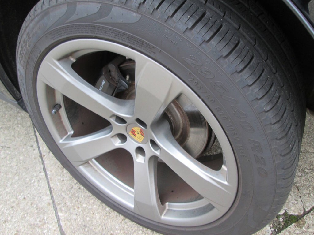 2023 Porsche Macan Image 26