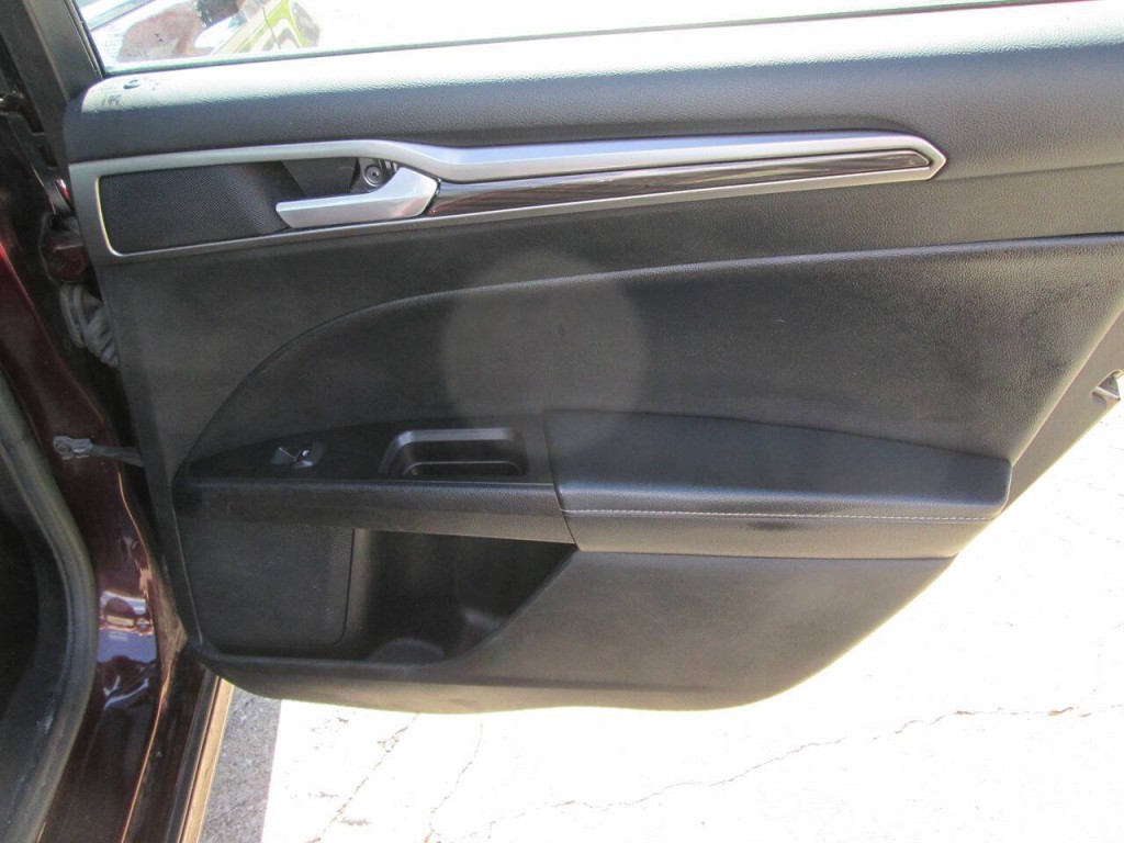 2017 Ford Fusion Image 16