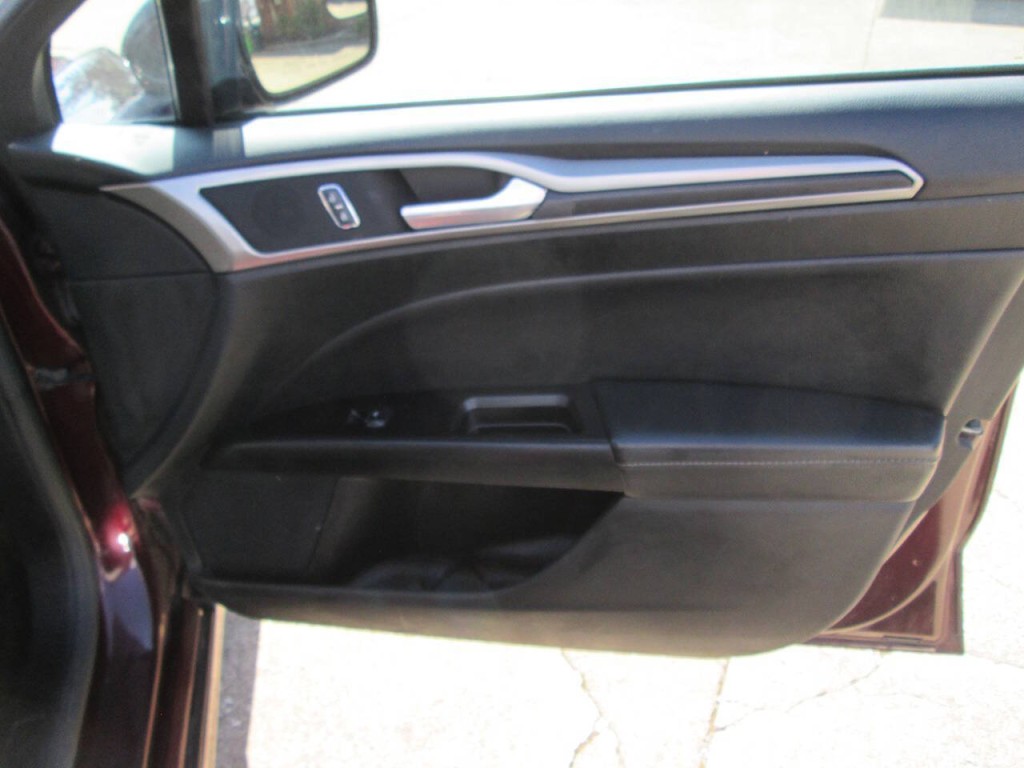 2017 Ford Fusion Image 17