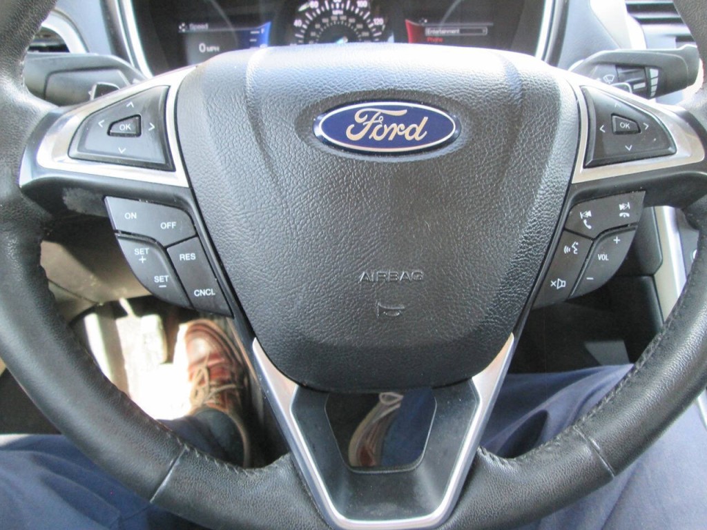 2017 Ford Fusion Image 19