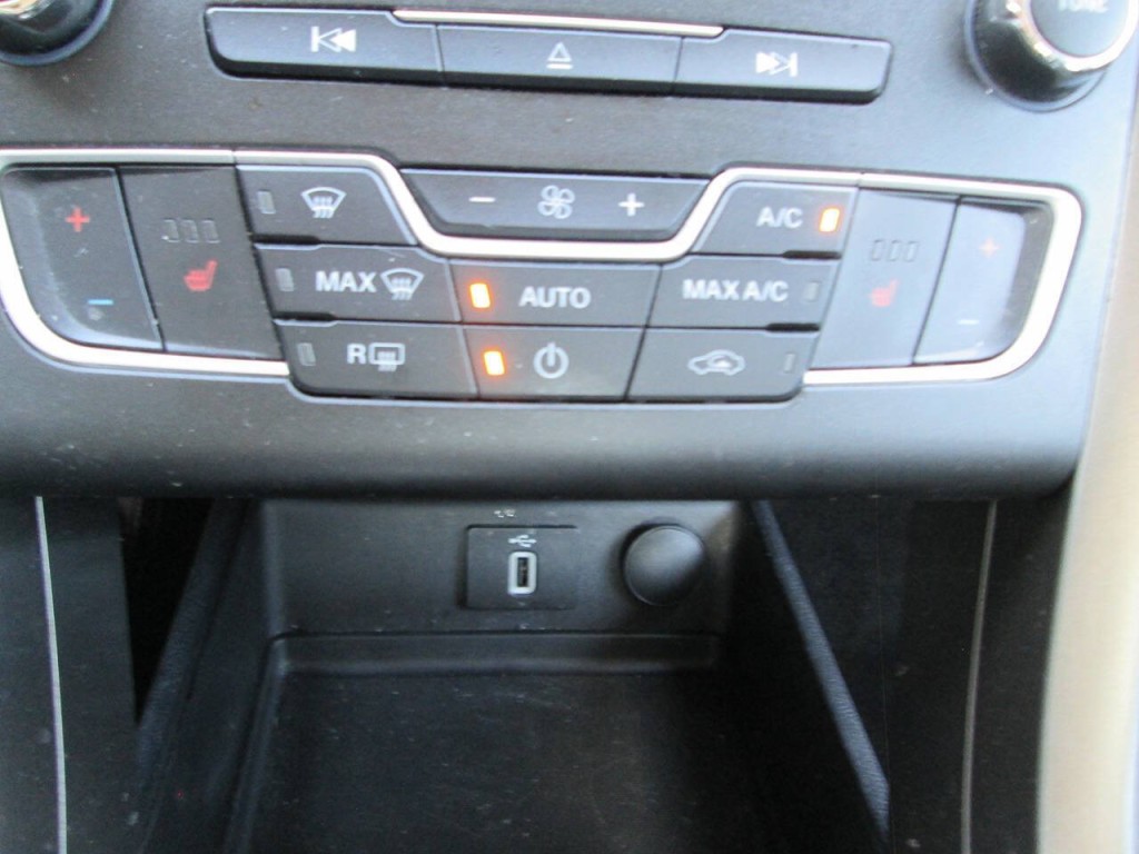 2017 Ford Fusion Image 22