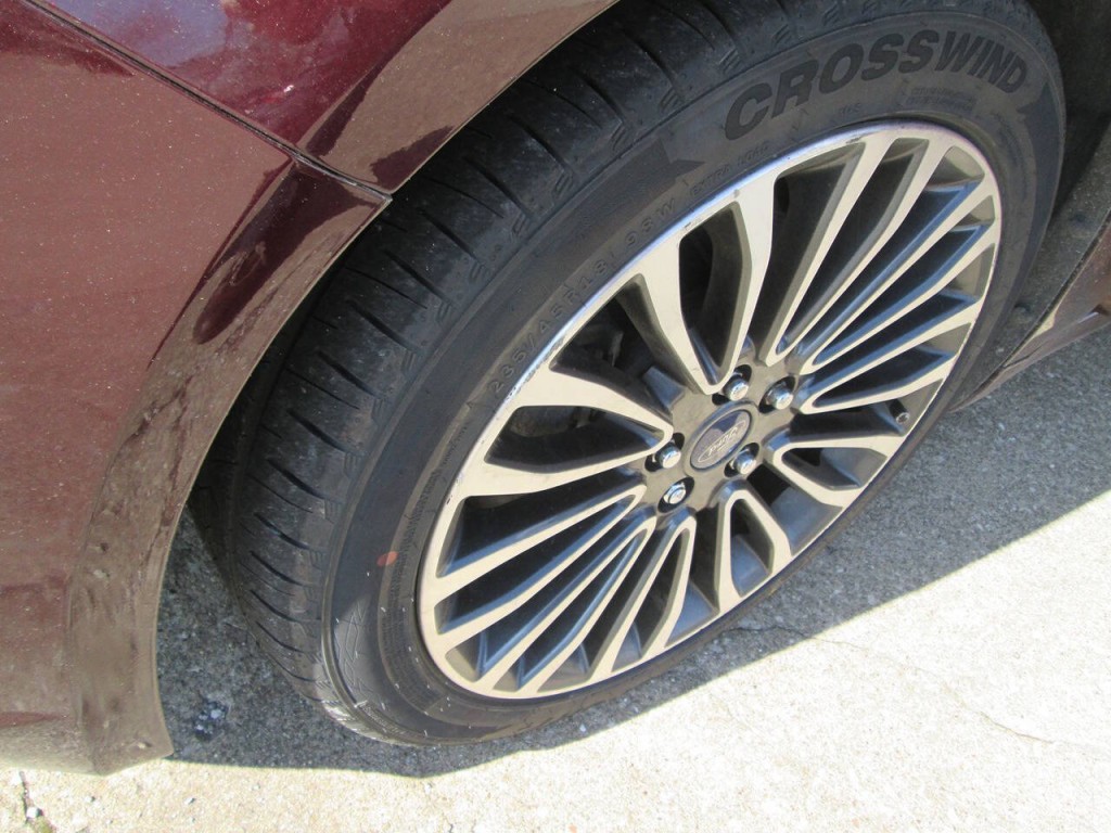 2017 Ford Fusion Image 24