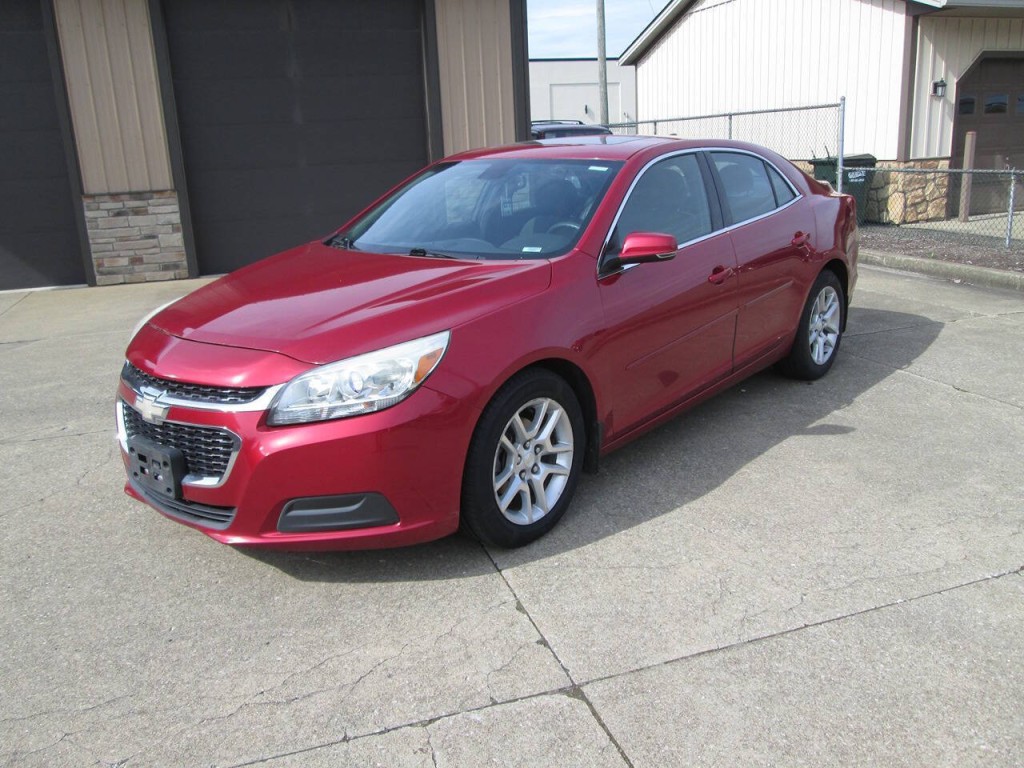 2014 Chevrolet Malibu Image 2