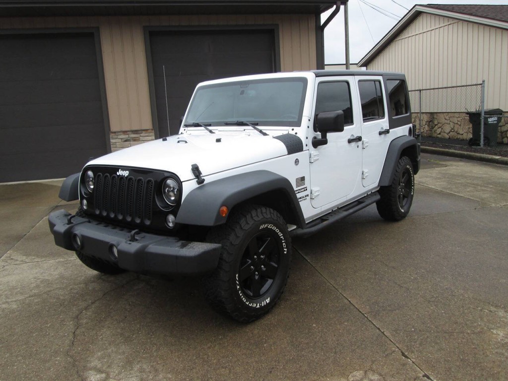 2017 Jeep Wrangler Unlimited Image 2