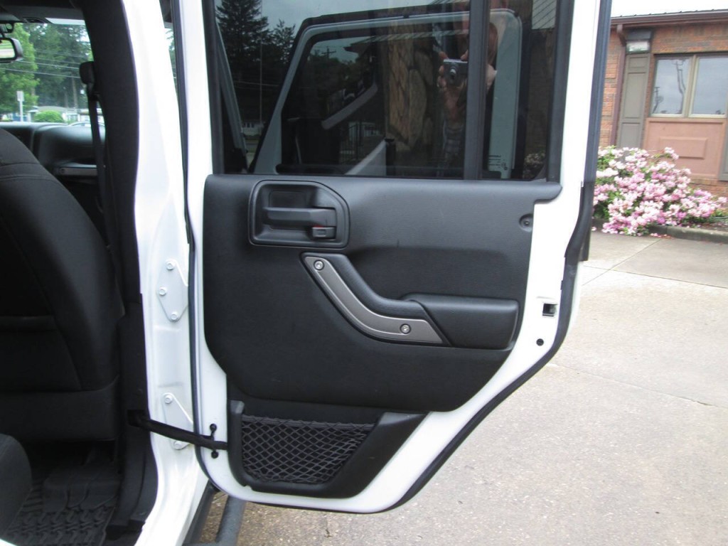 2017 Jeep Wrangler Unlimited Image 16