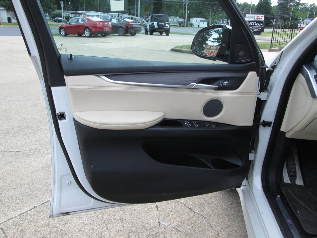 2017 BMW X5 Image 14