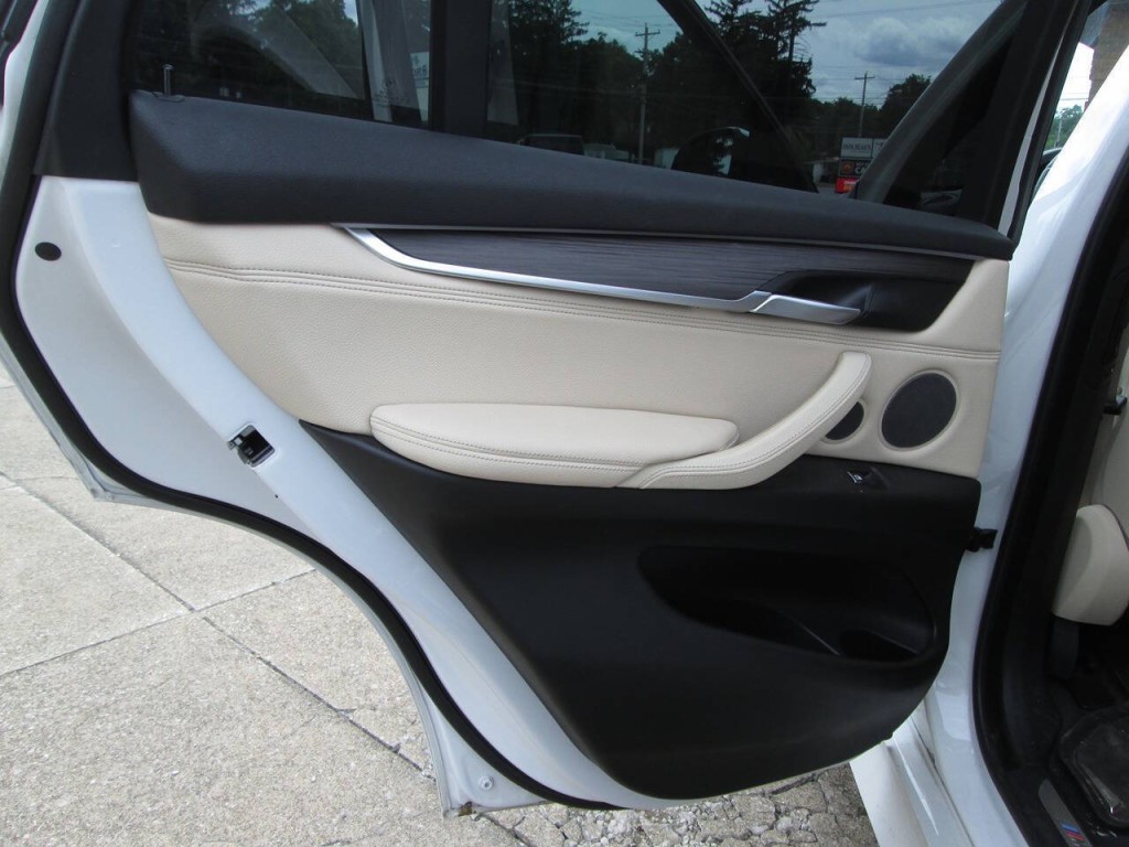 2017 BMW X5 Image 15