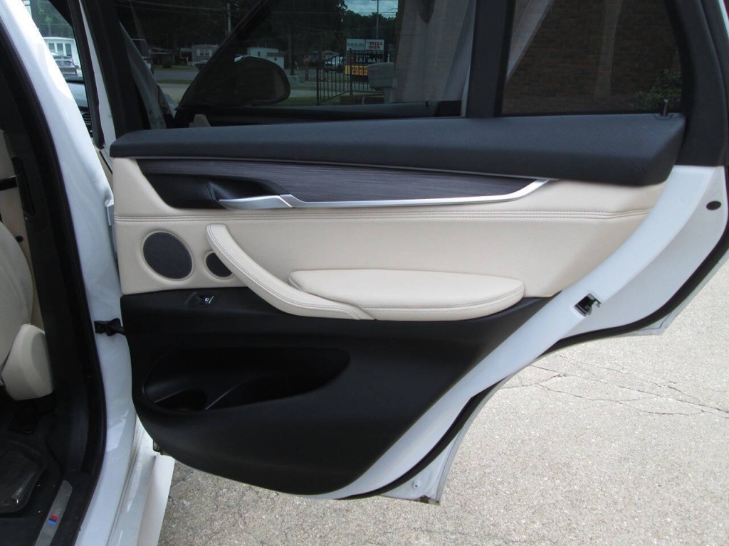 2017 BMW X5 Image 16