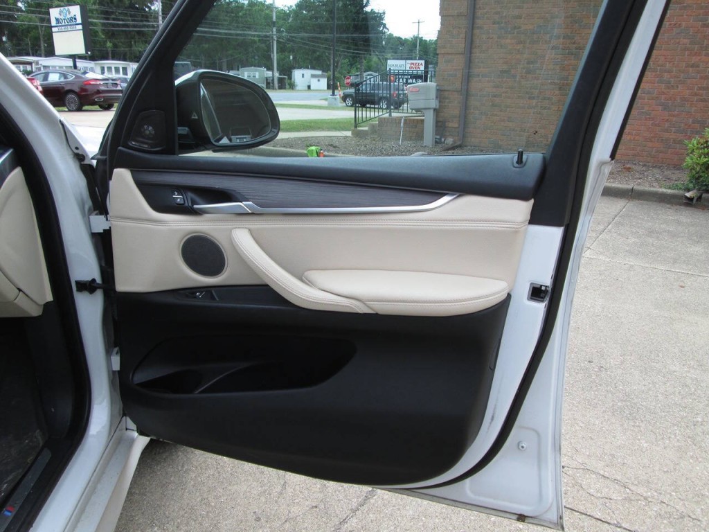 2017 BMW X5 Image 17
