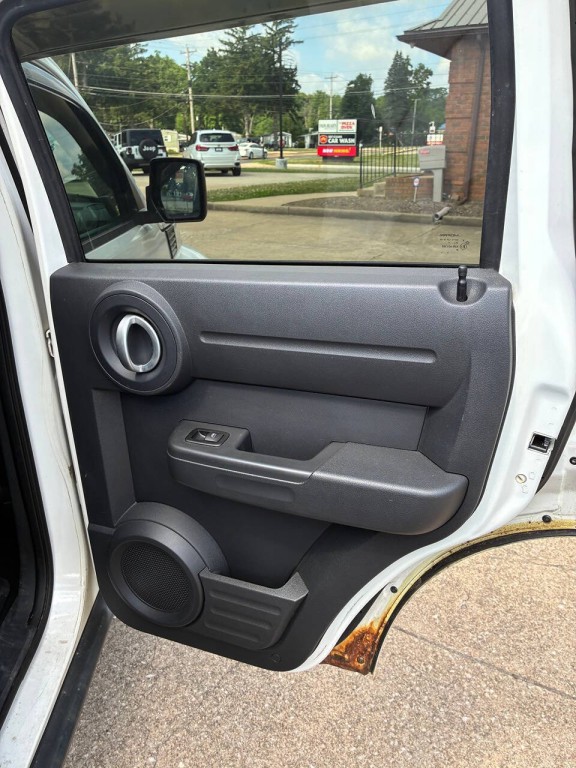 2008 Dodge Nitro Image 12
