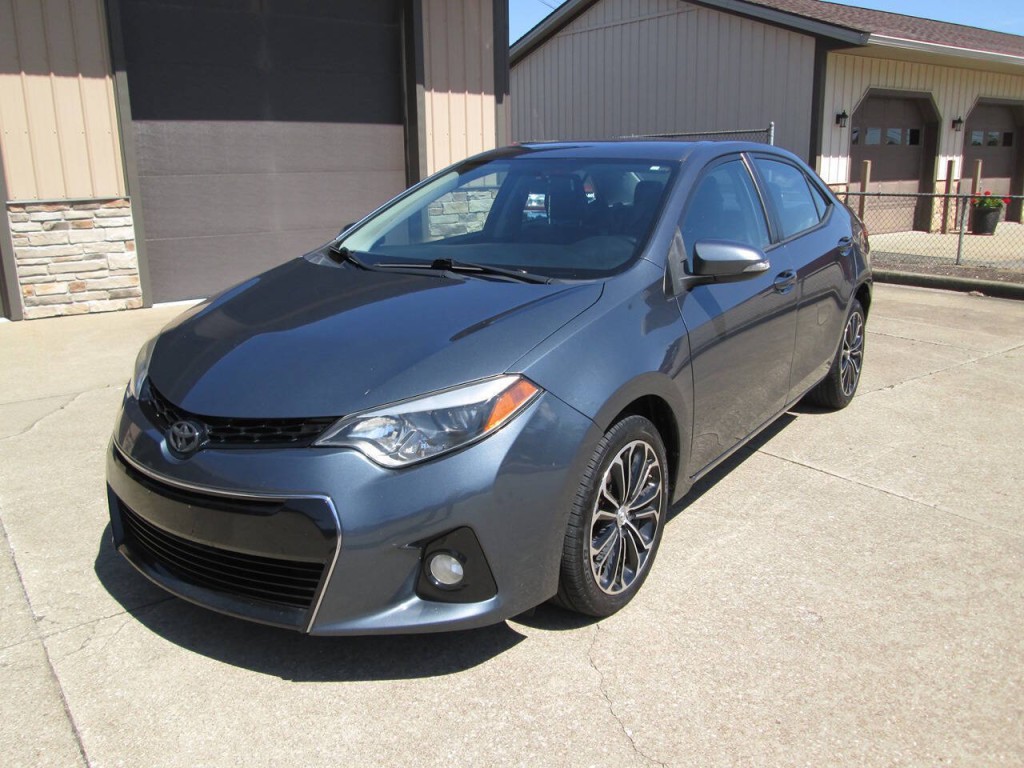 2016 Toyota Corolla Image 2