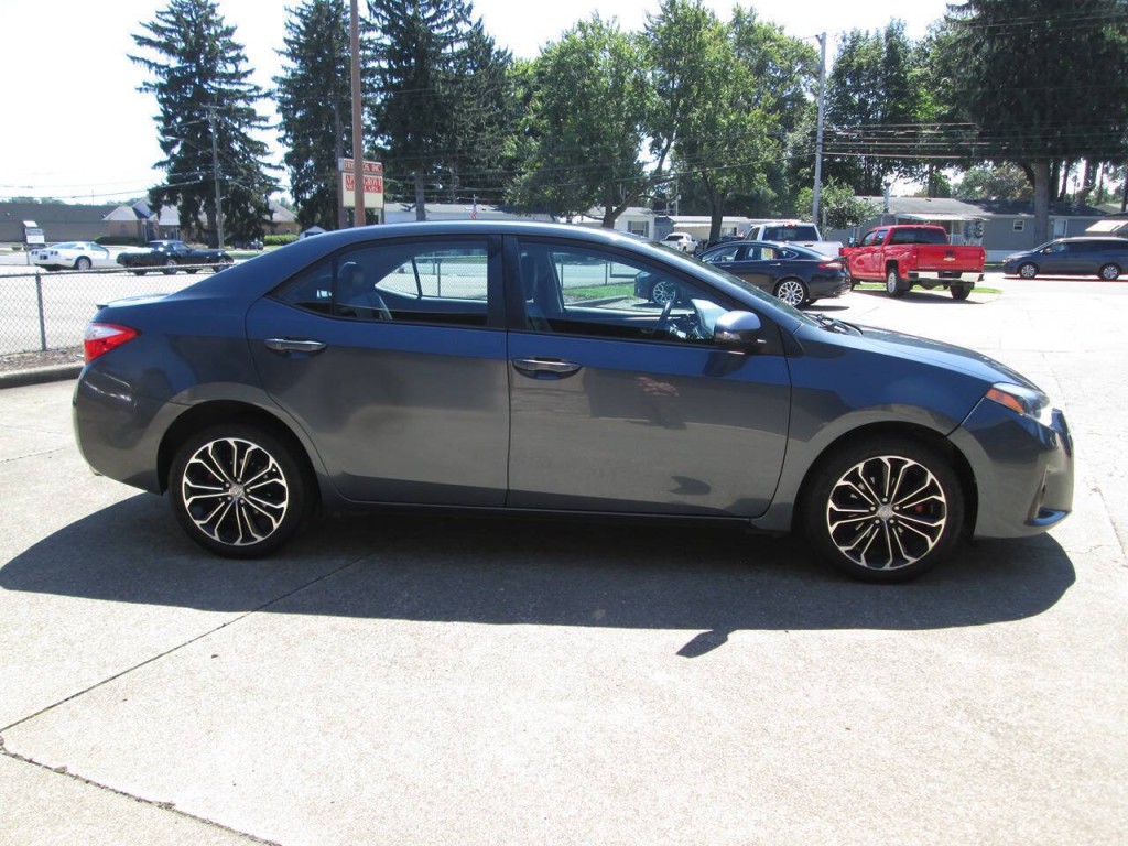2016 Toyota Corolla Image 7
