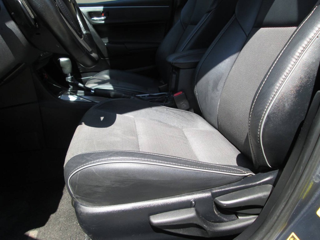 2016 Toyota Corolla Image 9