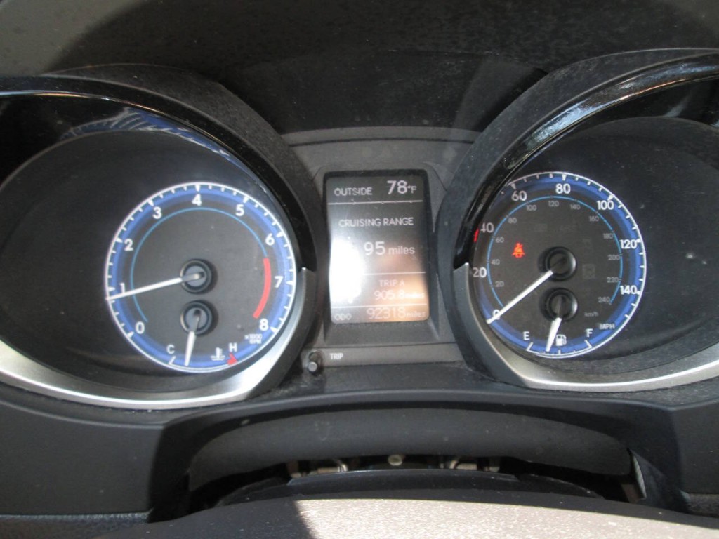 2016 Toyota Corolla Image 17