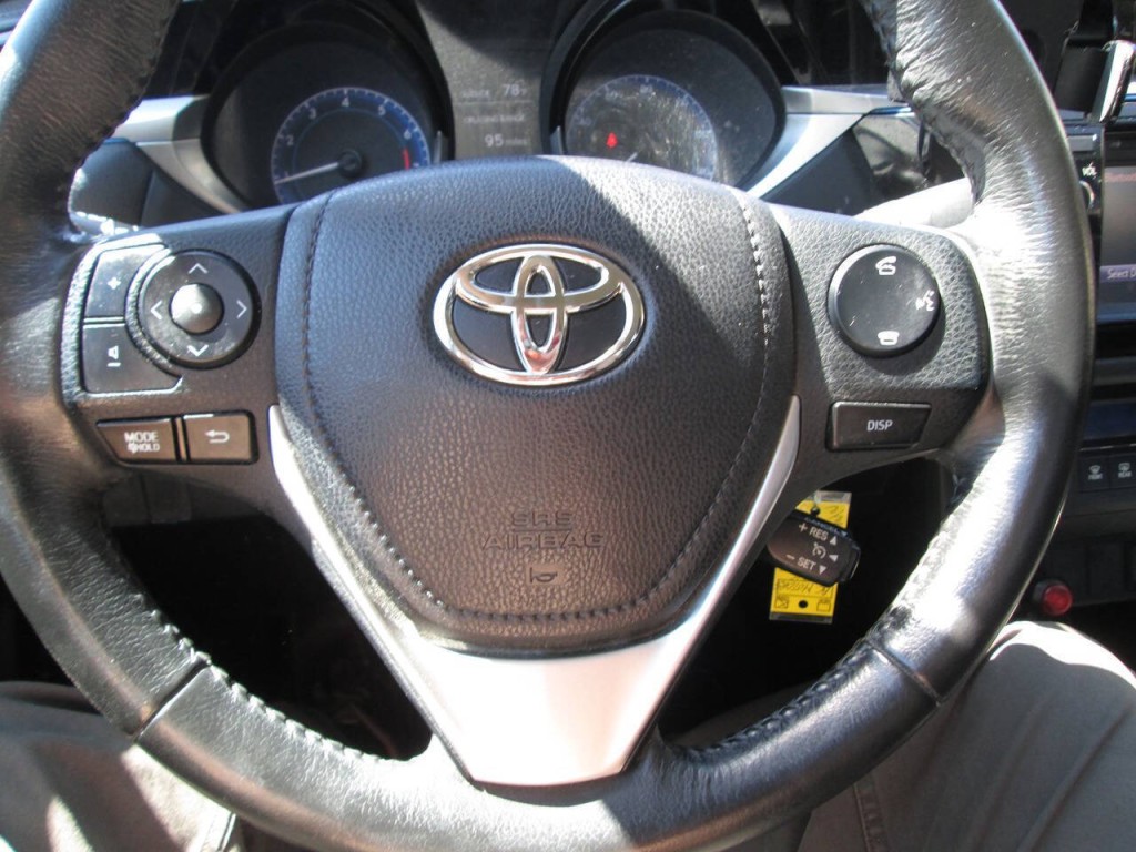 2016 Toyota Corolla Image 18