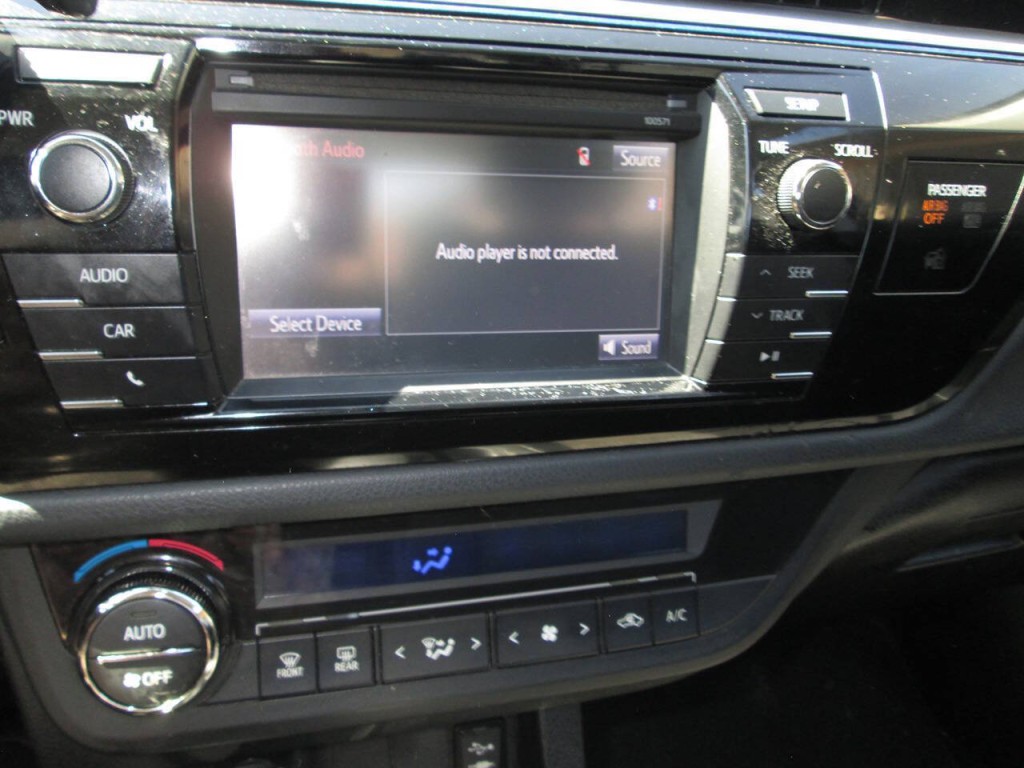 2016 Toyota Corolla Image 19