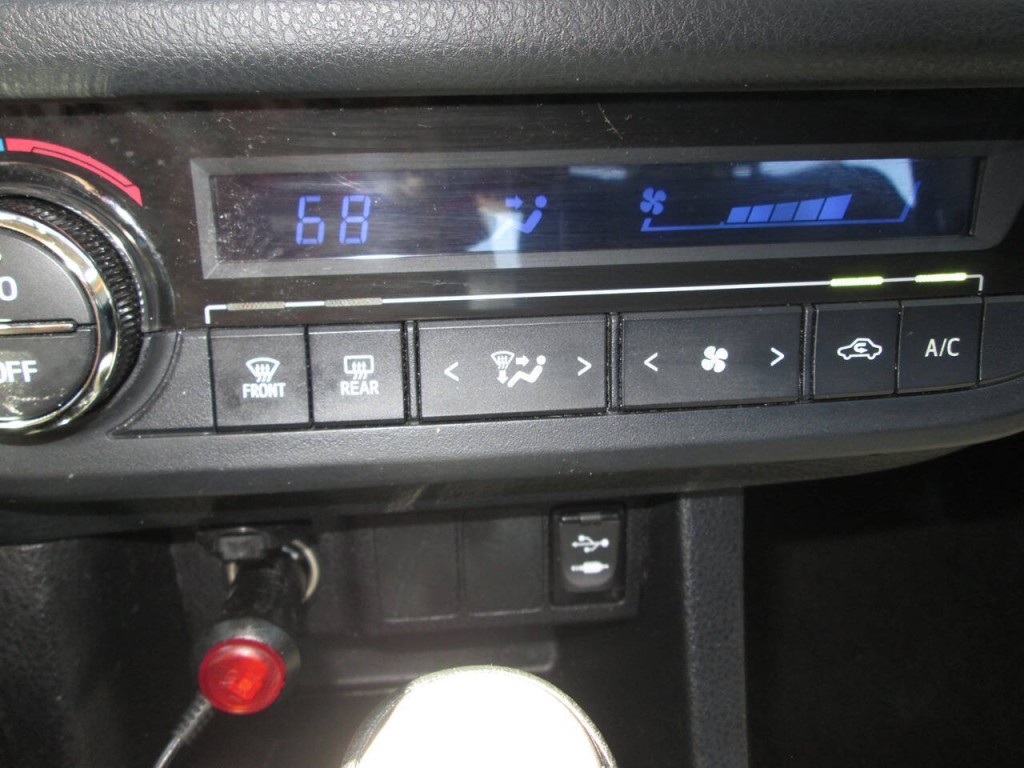 2016 Toyota Corolla Image 20