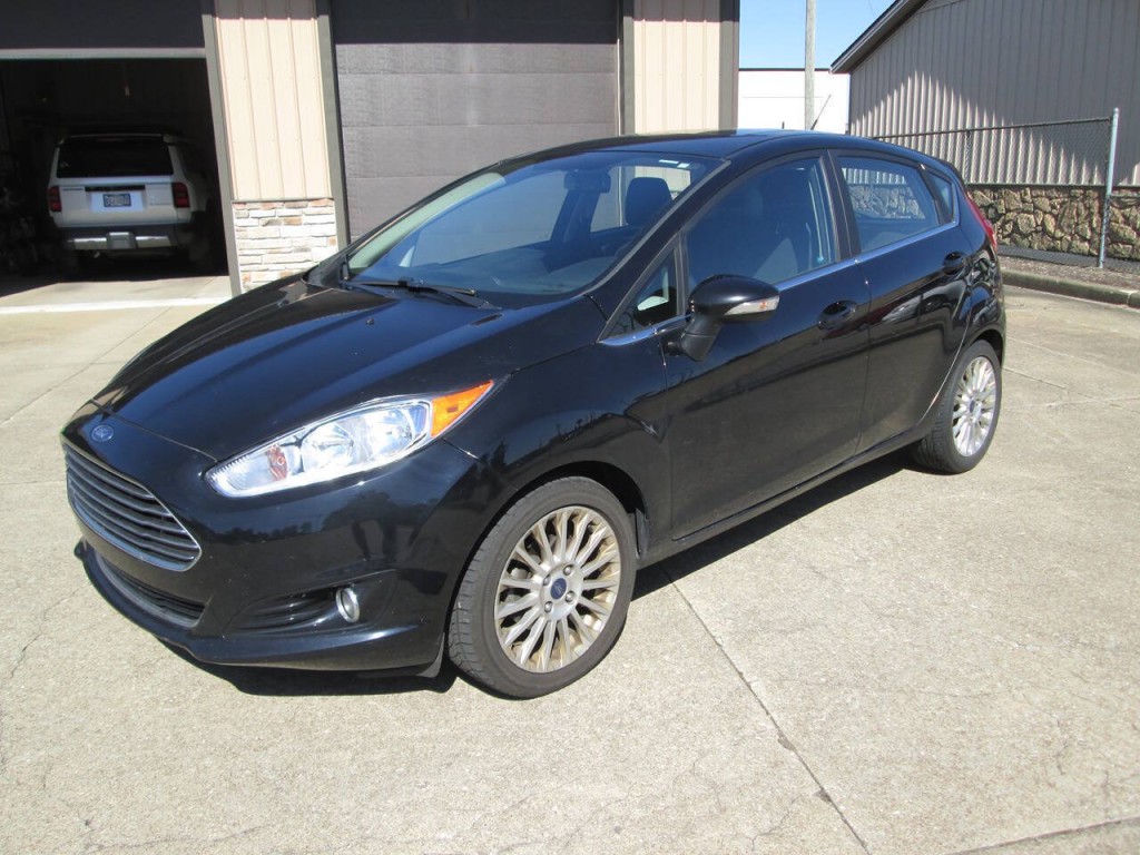 2016 Ford Fiesta Image 2