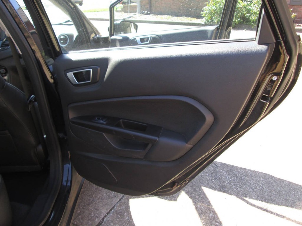 2016 Ford Fiesta Image 16