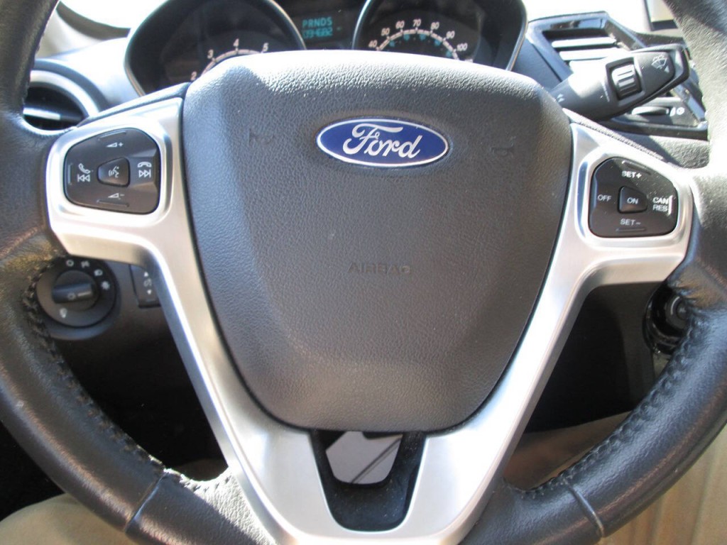 2016 Ford Fiesta Image 19