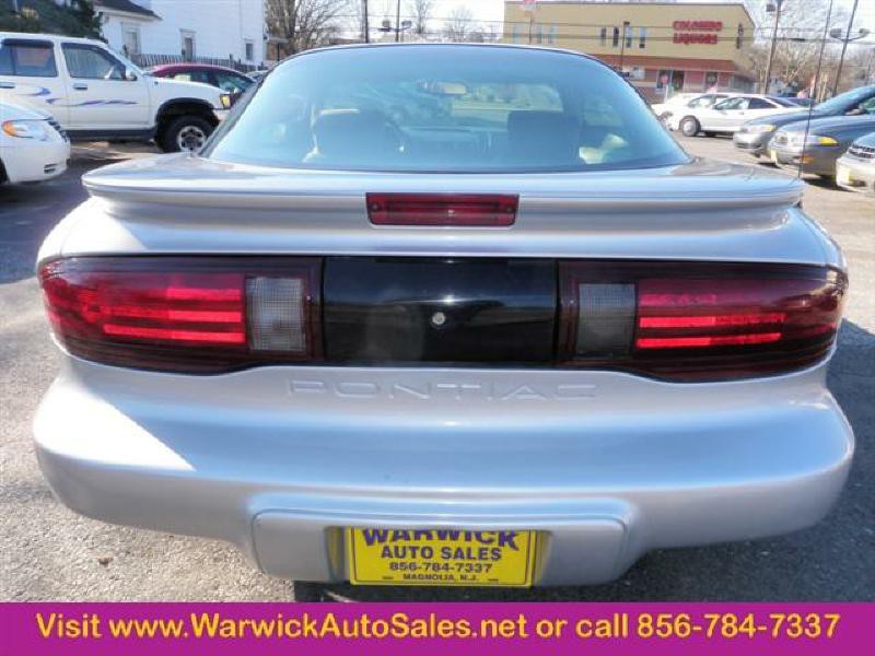 1995 Pontiac Firebird Image 4