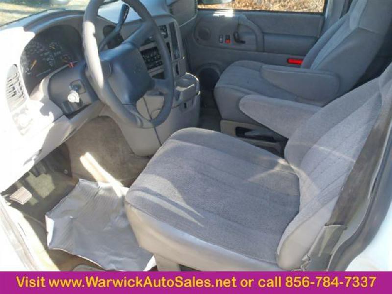2002 Chevrolet Astro Image 2