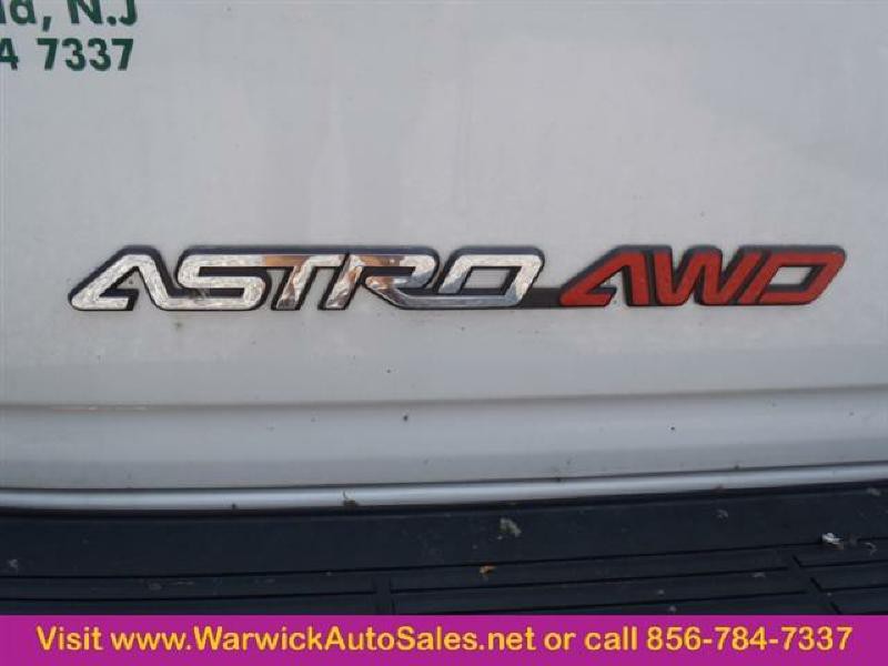 2003 Chevrolet Astro Image 8
