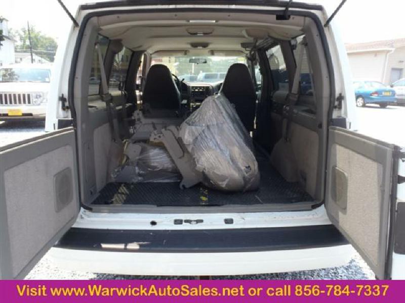 2003 Chevrolet Astro Image 10