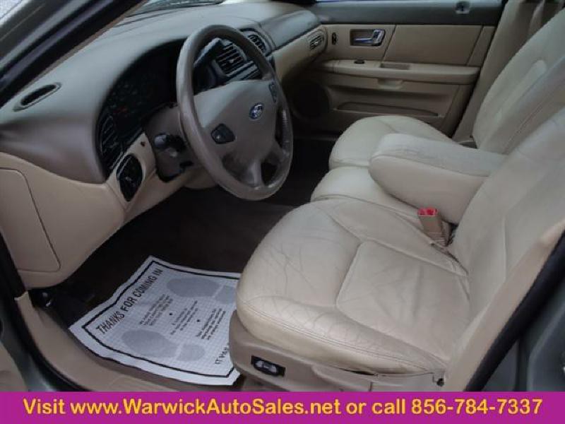 2001 Ford Taurus Image 2